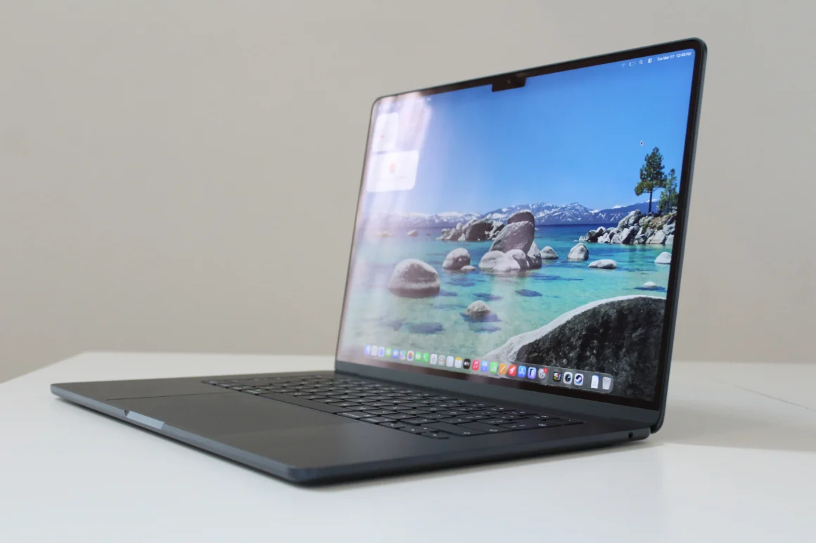 Macbook air m5 03